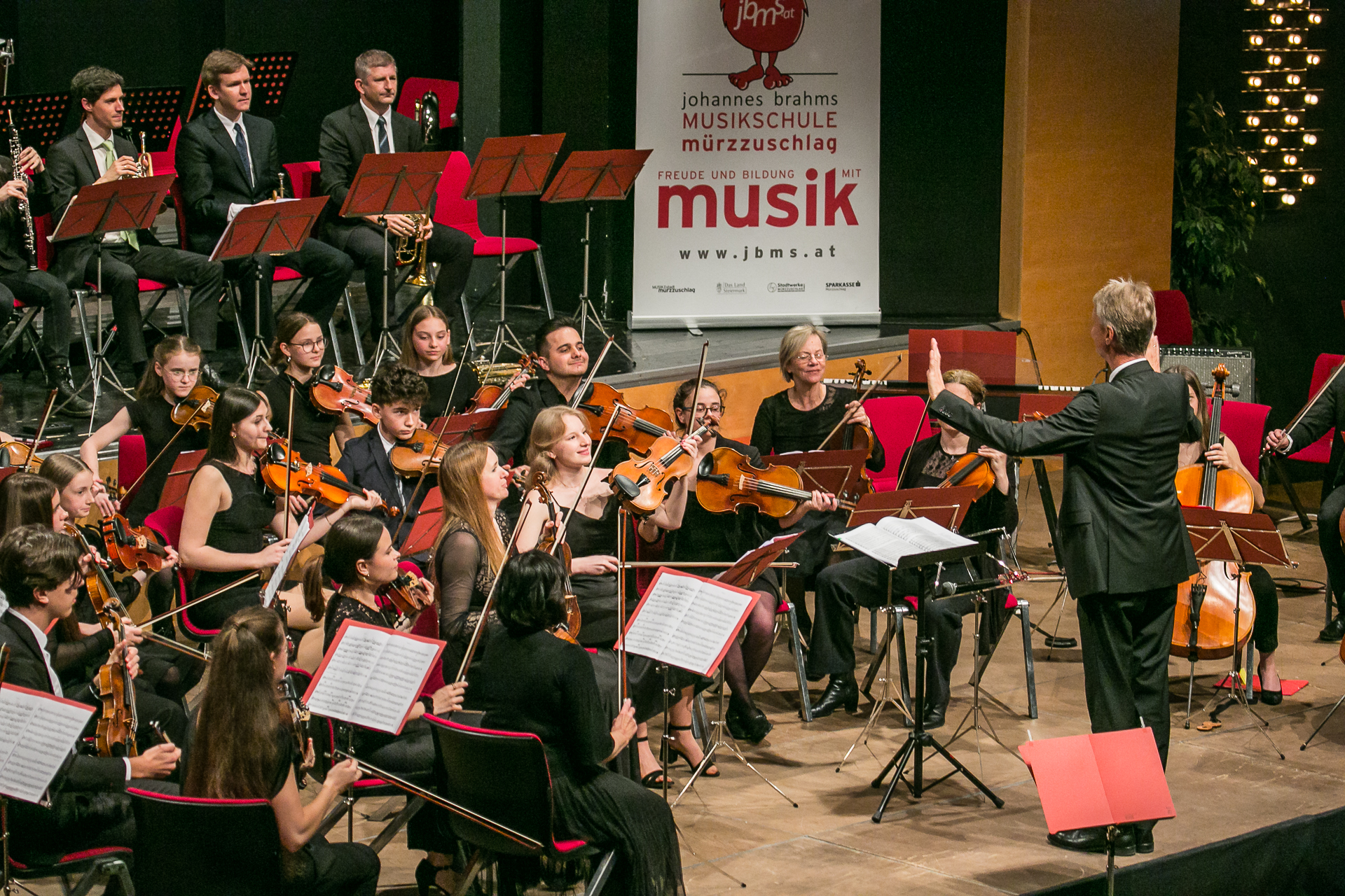 Orchesterkonzert in Mürzzuschlag mit vielen Suzuki-SchülerInnen